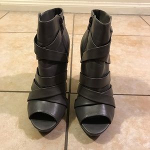 Fioni. Clothing Grey/Black Heeled Boots Size 7
